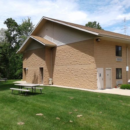Oakridge Motel Newaygo Extérieur photo