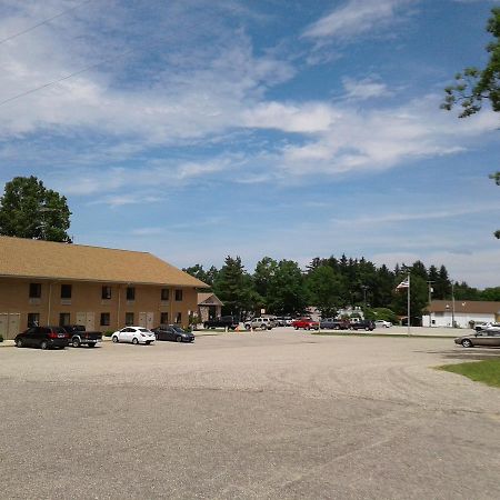 Oakridge Motel Newaygo Extérieur photo