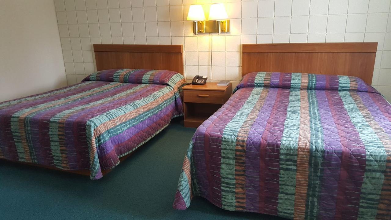 Oakridge Motel Newaygo Extérieur photo